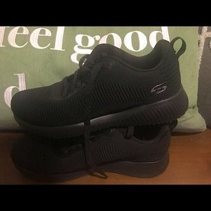 SKETCHERS MEMORY FOAM SHOES